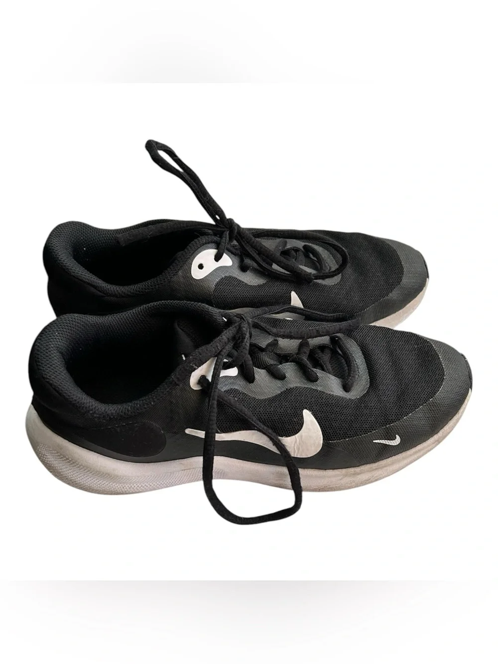 Nike Black and White Youth Sneaker (US 4Y)